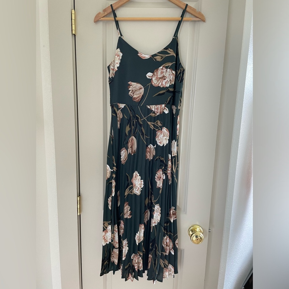 Floral Pleated Midi Dress